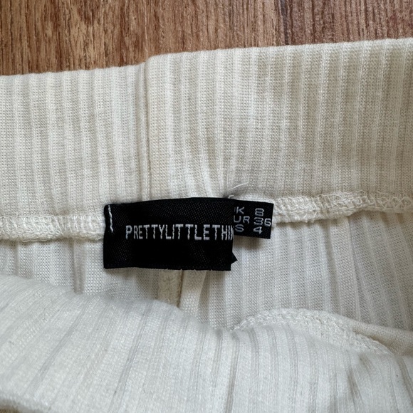 PrettyLittleThing Ribbed Leggings - Picture 2 of 3